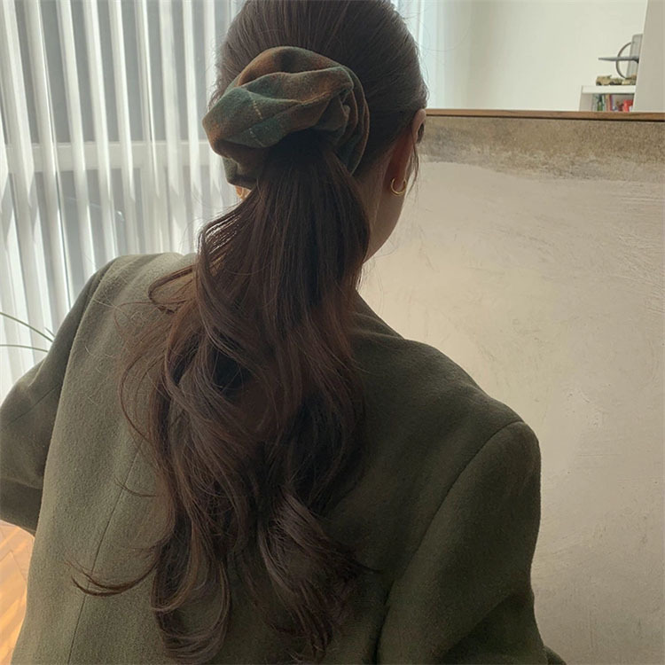 シュシュ チェック柄 ヘアゴム ツイード ヘアアクセサリー シンプル 上品 ヘアアクセ 秋冬 レディース 大人っぽい 髪ゴム まとめ髪 髪飾り かわいい おしゃれ プレゼント jtl093